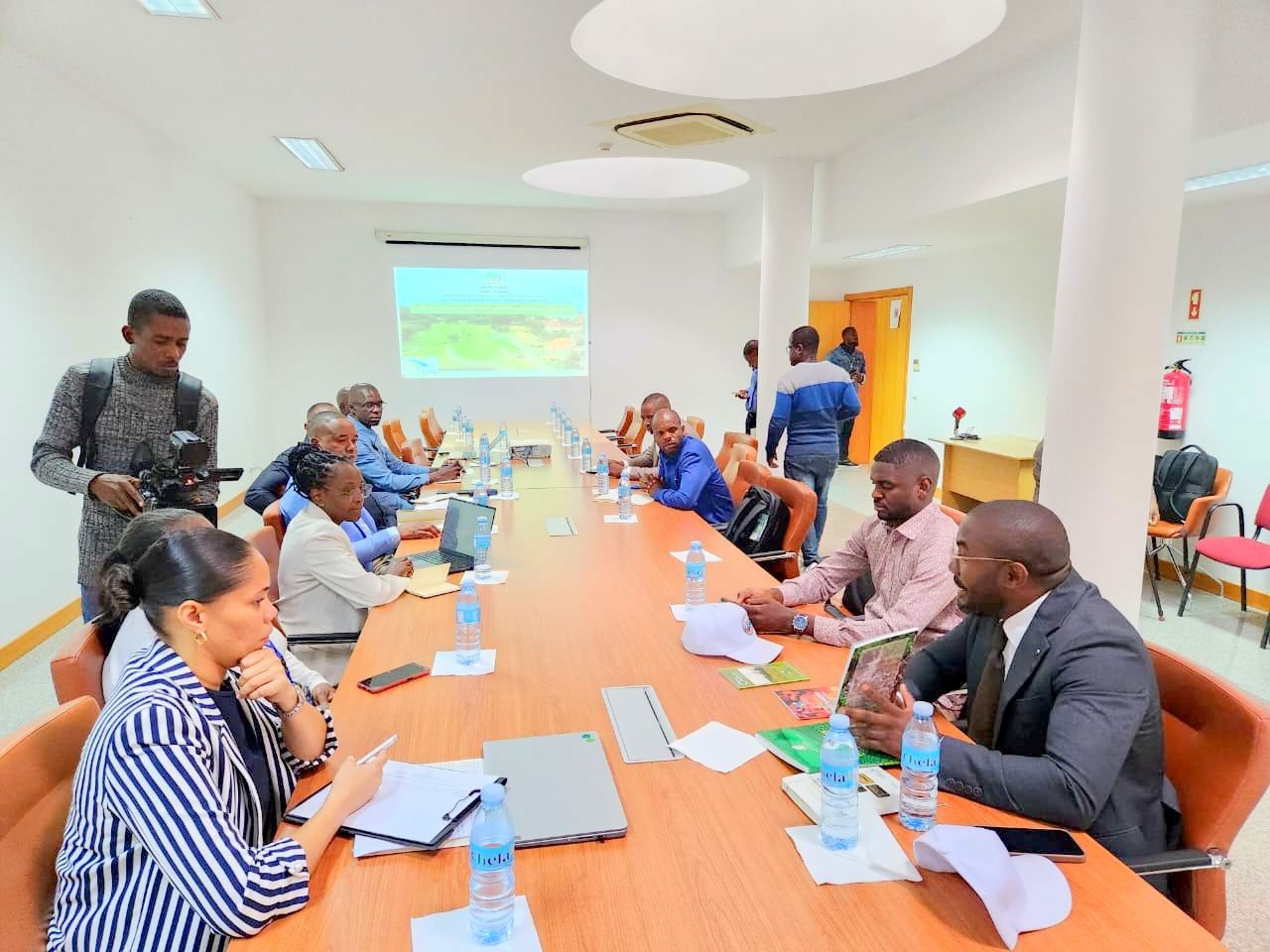 Imagem WhatsApp 2025-10-17 às 12.11.47_893a9268.jpg